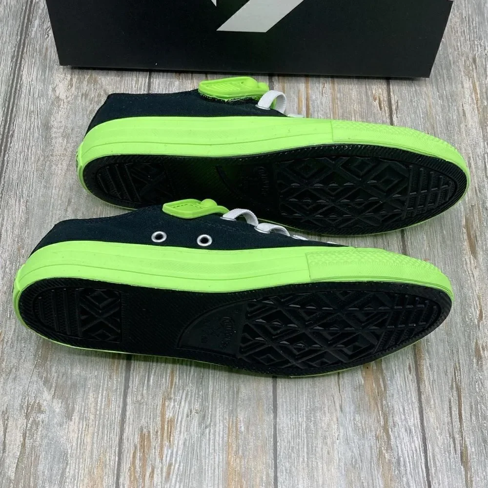 Converse pops play